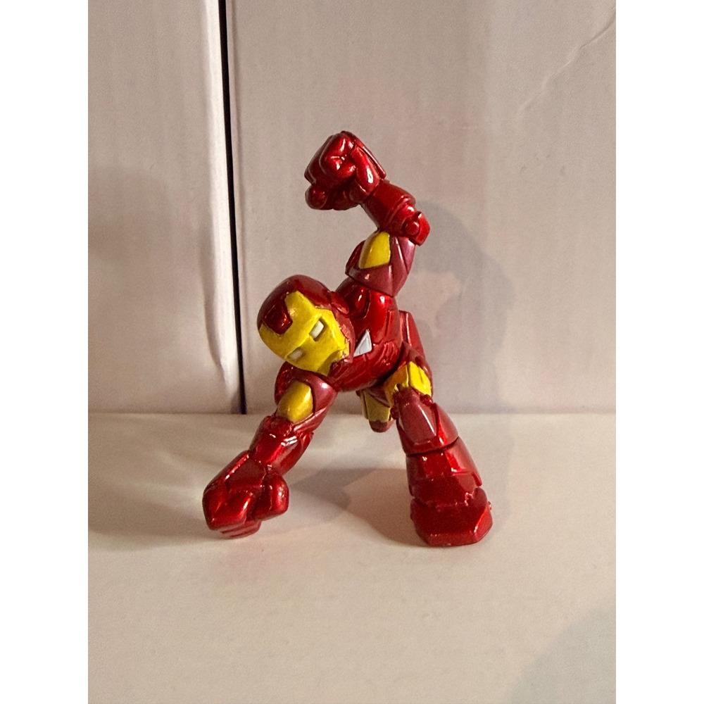 Marvel Super Hero Squad Iron Man Metallic Red Gold Ground Pound Mini Figure